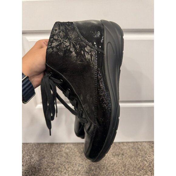 Semler Ladies Zip Up Shiny Black Ankle Sneaker Boots Size 7 EUC - Picture 4 of 8